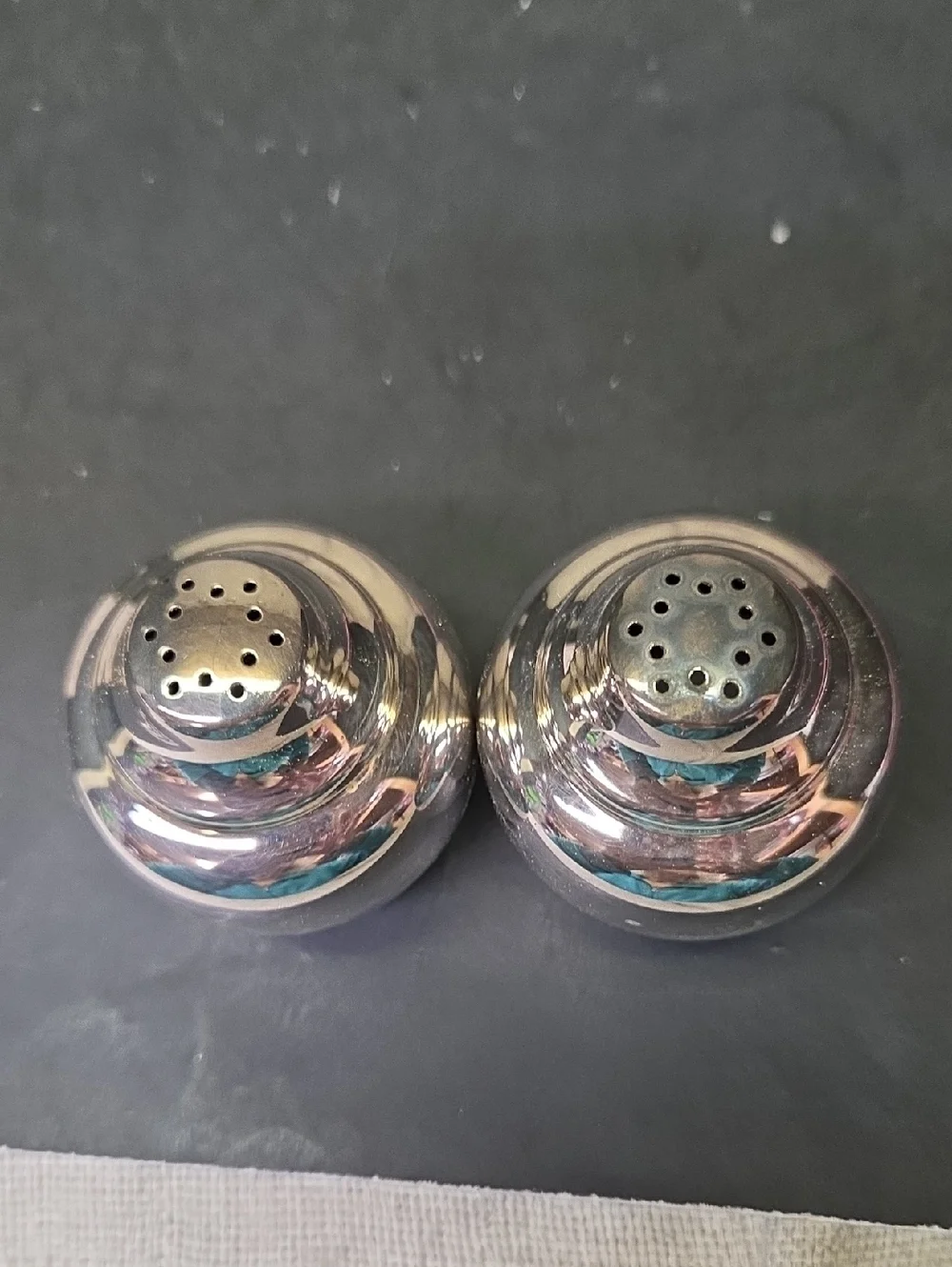 Vintage WM. ROGERS Silverplate  Salt &‎ Pepper Shakers  Number 864  USA